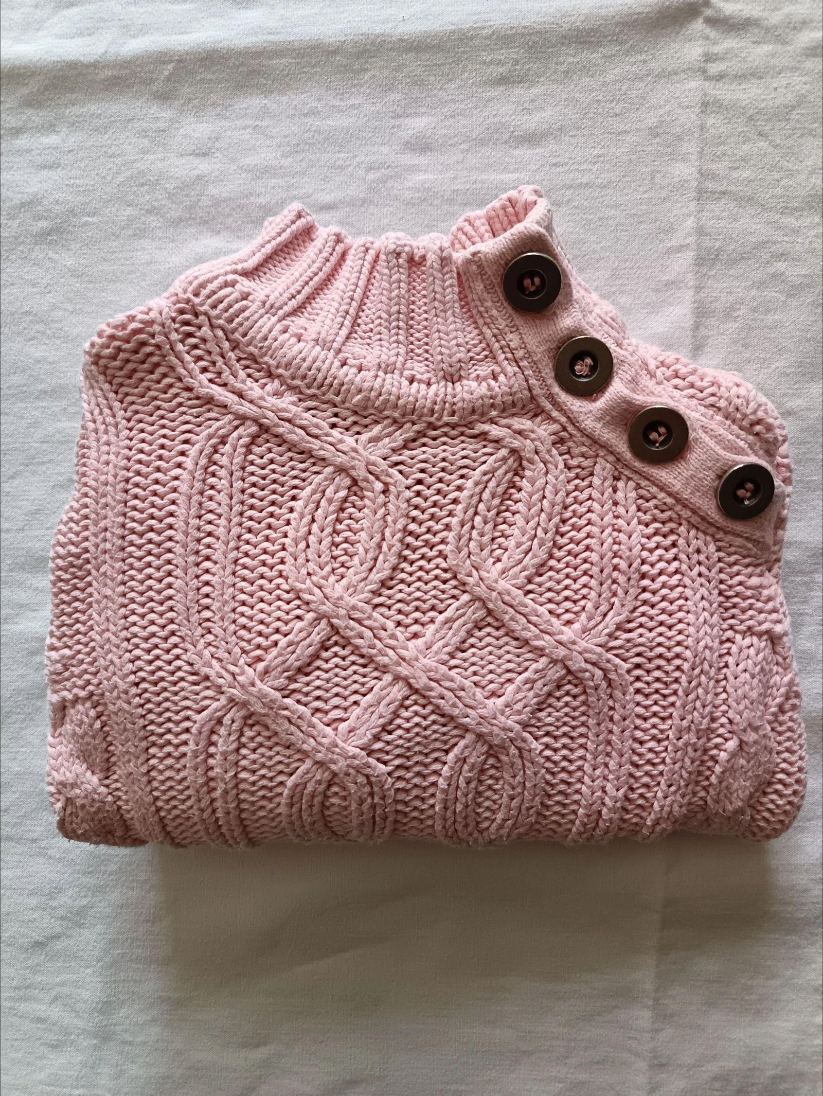 Pull en maille torsadée rose H&M LOGG avec boutons